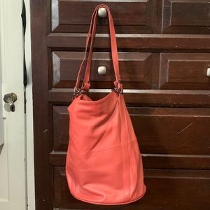 Bucket style purse